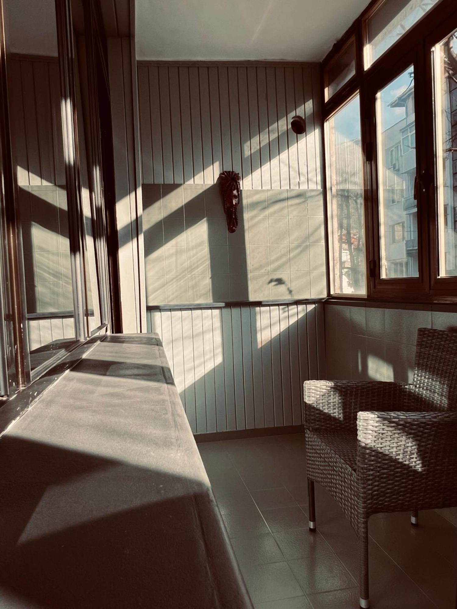 Central Apartment Black Cat Karlovo Exterior photo